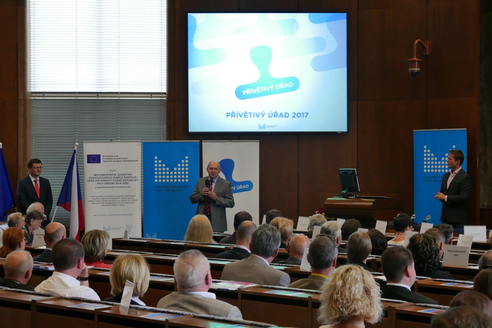 04 - Úvodní slovo náměstka ministra vnitra pro státní službu RNDr. J. Postráneckého